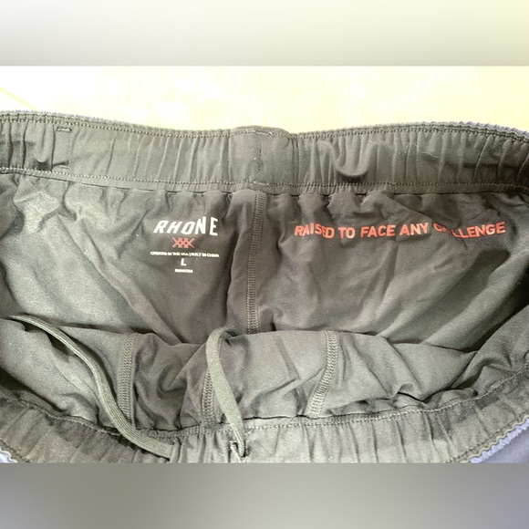 Men's Blue/ Purple Rhone Shorts Large. Excellent condition! - Picture 3 of 3